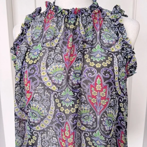 GAP Sleeveless Ruffle Shirt - Picture 2 of 5